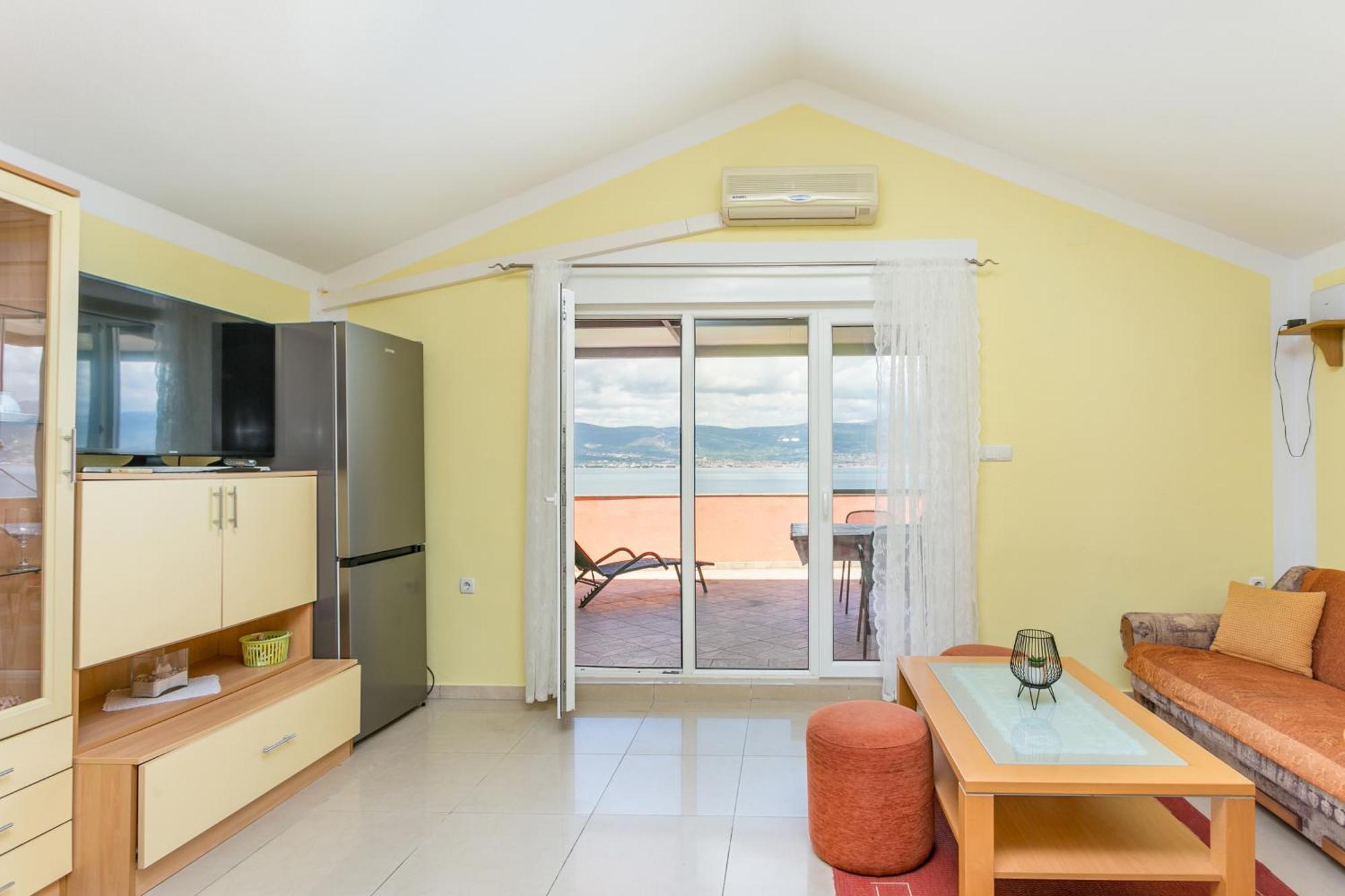 Apartments By The Sea Slatine, Ciovo - 11126 Δωμάτιο φωτογραφία